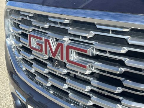 Used 2019 GMC Terrain Denali w/ Advanced Safety Package image 32
