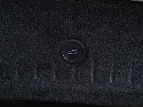 Used 2021 Tesla Model S Plaid image 24