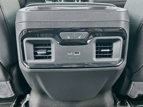 Used 2025 GMC Sierra 2500 AT4 AWD/4WD image 27