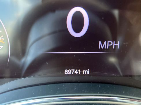 Used 2015 Jeep Grand Cherokee Limited w/ Luxury Group II image 28