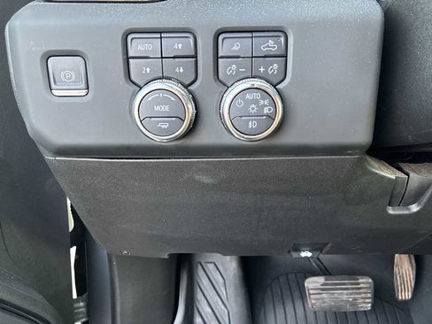 Used 2024 GMC Sierra 2500 AT4 w/ Max Trailering Package image 18