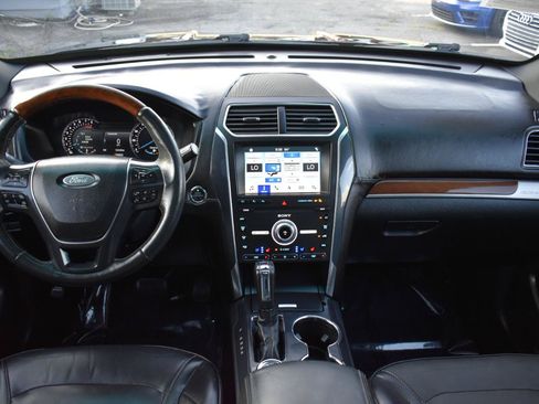 Used 2019 Ford Explorer Platinum AWD/4WD image 11