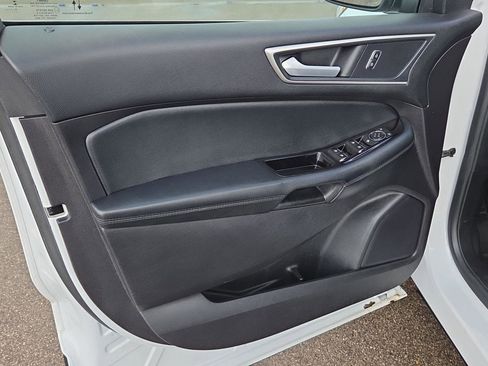Used 2020 Ford Edge SEL w/ Cold Weather Package image 16