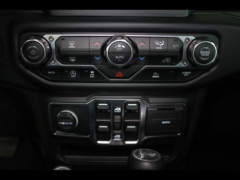 Used 2022 Jeep Wrangler Unlimited Sport AWD/4WD image 14