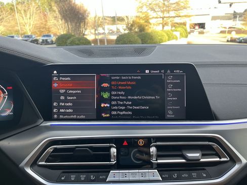 Used 2023 BMW X6 xDrive40i w/ Premium Package image 23