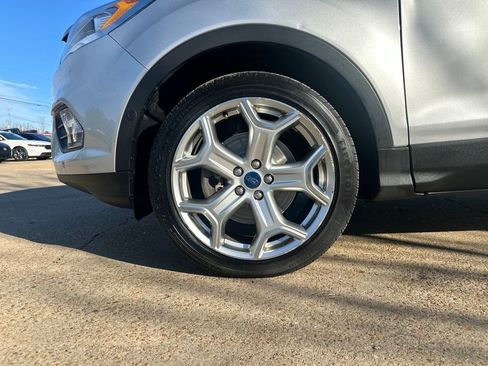 Used 2019 Ford Escape Titanium image 25