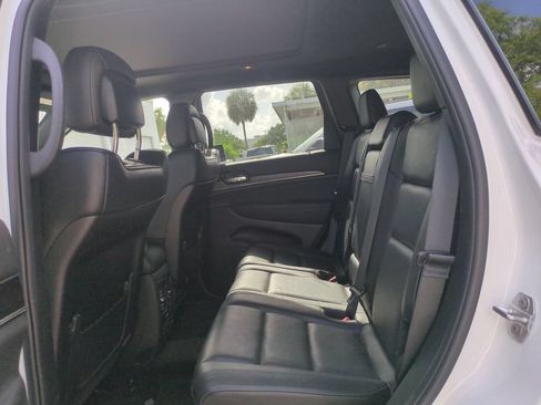 Used 2019 Jeep Grand Cherokee High Altitude AWD/4WD image 16