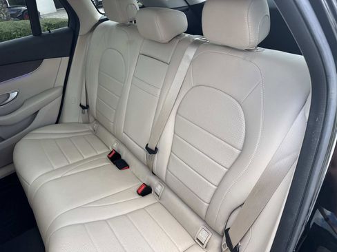 Used 2020 Mercedes-Benz GLC 300 4MATIC image 15