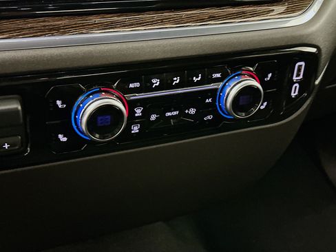 Used 2024 GMC Sierra 1500 Elevation AWD/4WD image 23