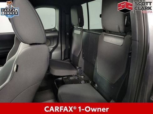 Used 2016 Toyota Tacoma TRD Off-Road image 16