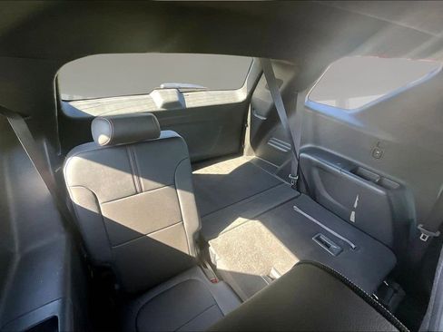 Used 2023 Chevrolet Traverse RS AWD/4WD image 26