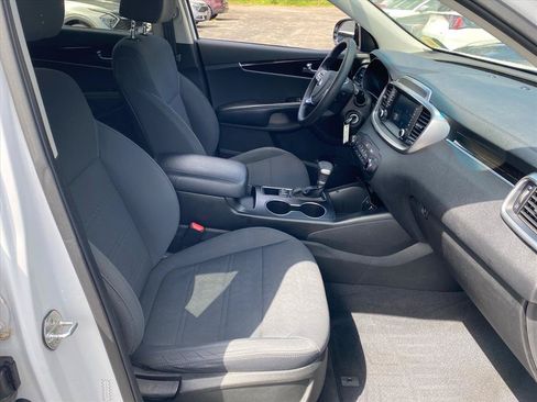 Used 2020 Kia Sorento LX AWD/4WD image 25