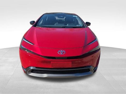 Used 2024 Toyota Prius XLE image 2