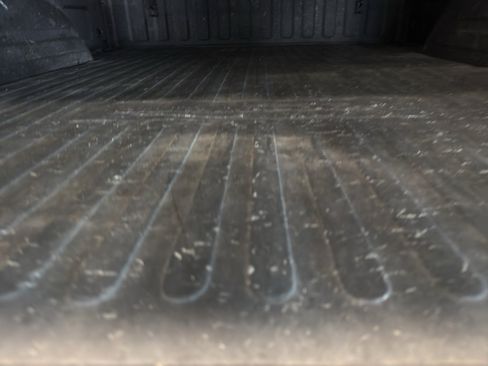 Used 2004 GMC Sierra 1500 4x4 Regular Cab w/ Light Duty Power Package image 8