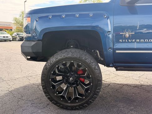 Used 2017 Chevrolet Silverado 1500 LTZ Z71 w/ LTZ Plus Package AWD/4WD image 18