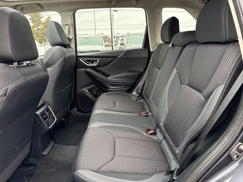 Used 2019 Subaru Forester Premium w/ All-Weather Package image 17
