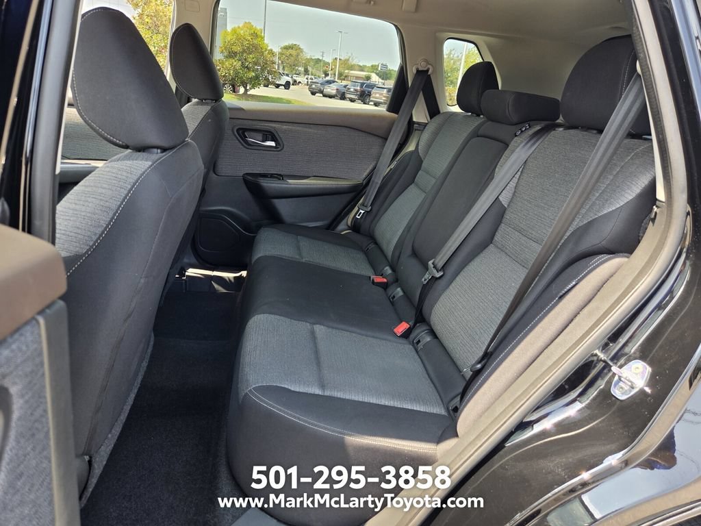 Used 2023 Nissan Rogue SV FWD image 10