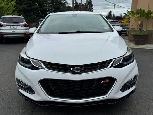 Used 2017 Chevrolet Cruze LT w/ Convenience Package FWD image 2