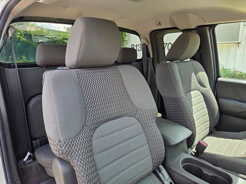 Used 2014 Nissan Frontier SV w/ SV Value Truck Package image 31