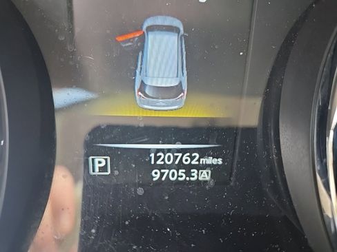 Used 2014 Nissan Rogue S image 17