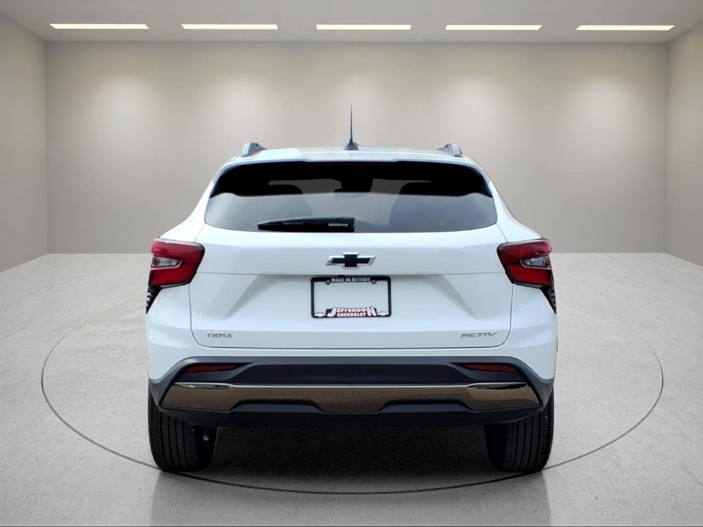 Used 2024 Chevrolet Trax ACTIV w/ Driver Confidence Package FWD image 5