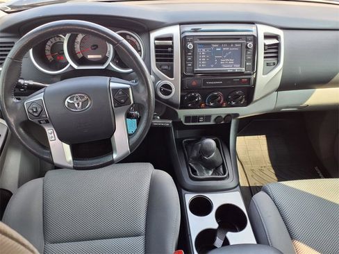 Used 2015 Toyota Tacoma 4x4 Double Cab w/ TRD Sport Package image 12