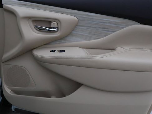 Used 2016 Nissan Murano Platinum w/ Platinum Technology Package image 17