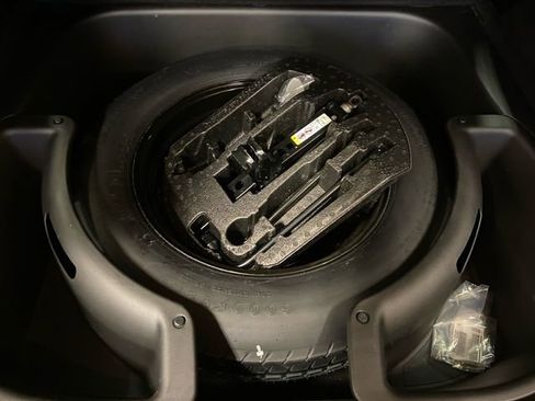 Used 2019 Jeep Grand Cherokee Altitude image 18