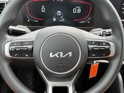 Used 2024 Kia Sportage LX FWD image 17