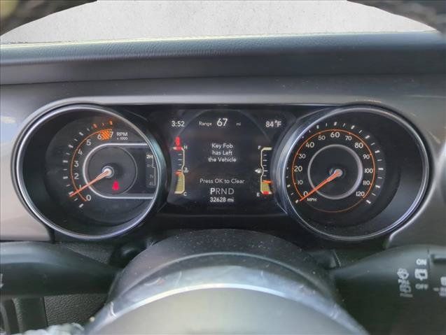 Used 2022 Jeep Wrangler Unlimited Sahara w/ Cold Weather Group AWD/4WD image 10