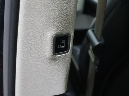 Used 2024 Chrysler Pacifica Limited FWD image 20