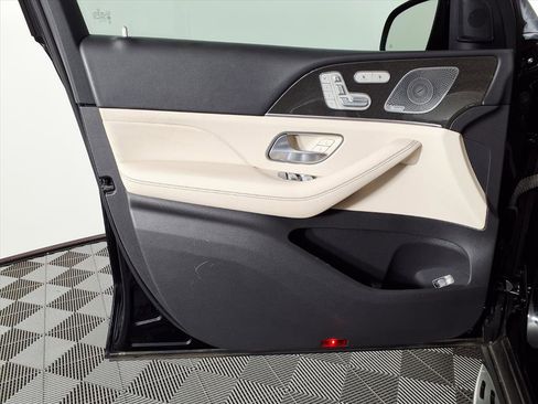 Used 2020 Mercedes-Benz GLS 450 4MATIC image 17