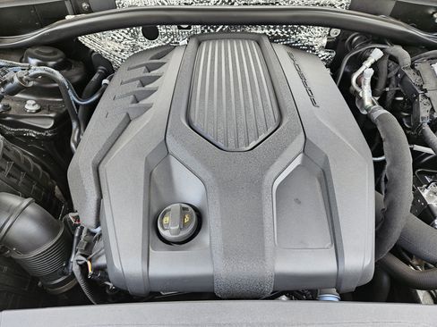 Certified 2026 Porsche Macan AWD/4WD image 30