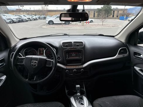 Used 2019 Dodge Journey SE image 32