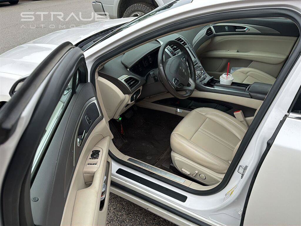 Used 2017 Lincoln MKZ Premiere AWD/4WD image 5