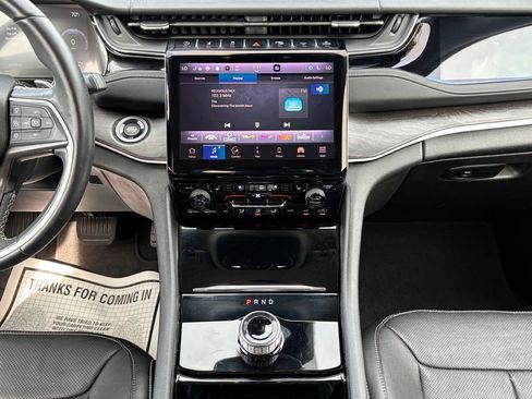 Used 2022 Jeep Grand Cherokee L Limited w/ Luxury Tech Group II RWD image 16
