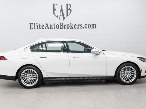 Used 2025 BMW 540i xDrive AWD/4WD image 5