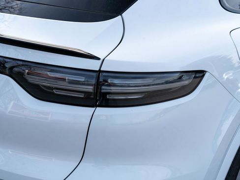 Certified 2023 Porsche Cayenne Turbo image 15