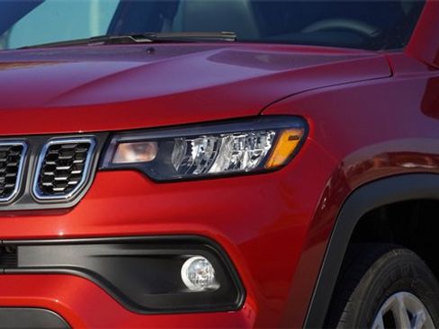 New 2026 Jeep Compass Latitude image 4