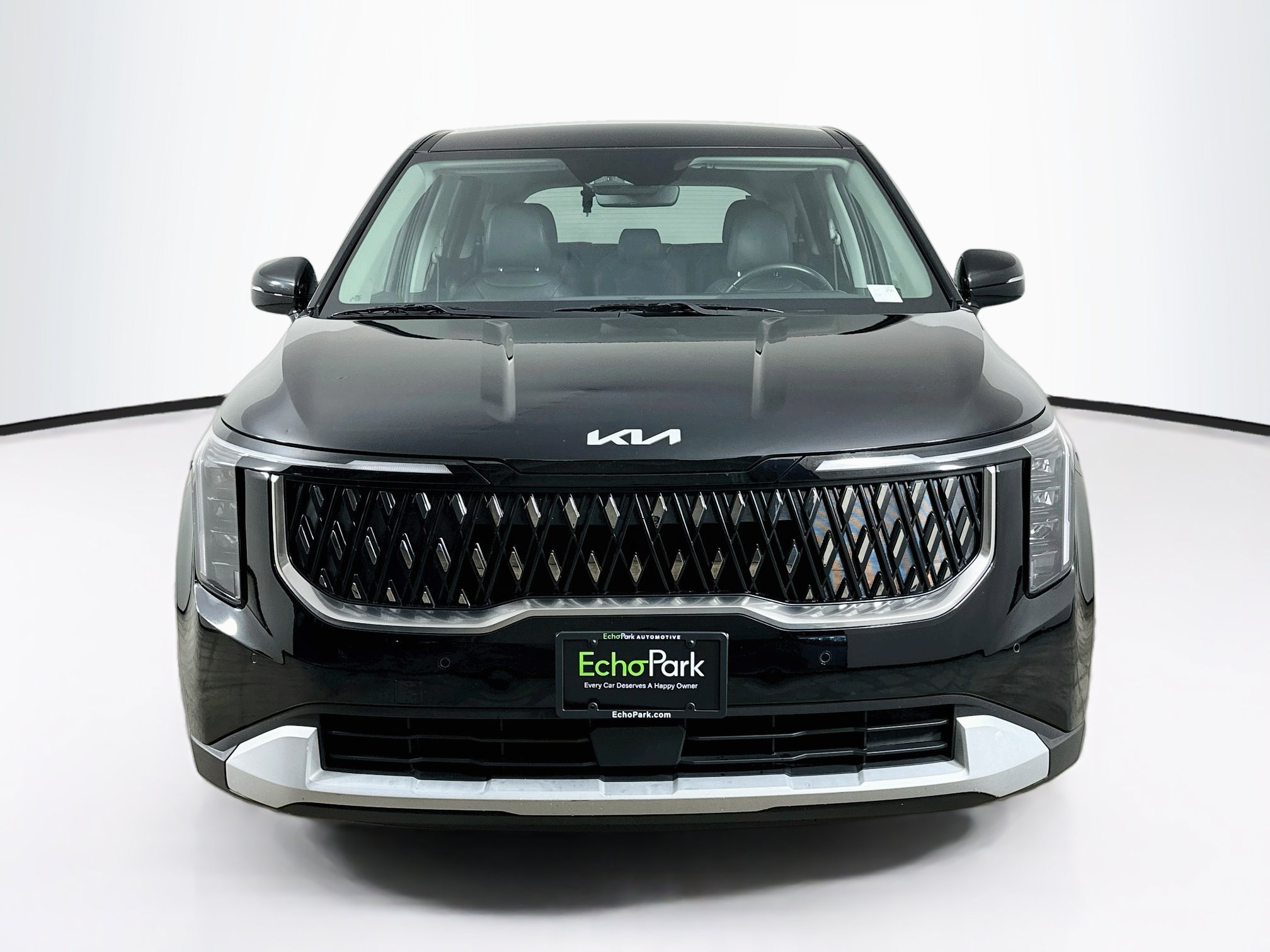 Used 2026 Kia Carnival FWD image 2