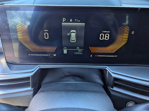 Certified 2025 Kia Sorento LX image 31