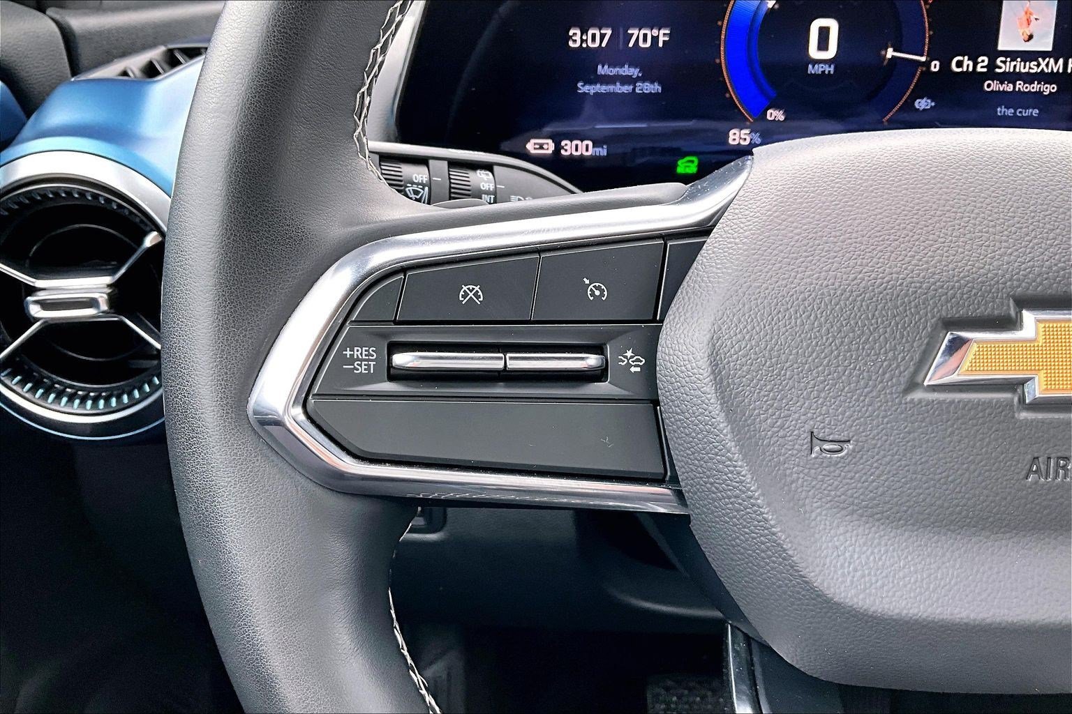 Used 2025 Chevrolet Equinox EV LT w/ Convenience Package FWD image 15