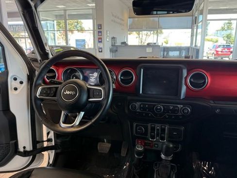 Used 2018 Jeep Wrangler Unlimited Rubicon image 25