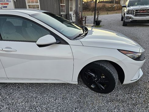 Used 2022 Hyundai Elantra SEL image 10