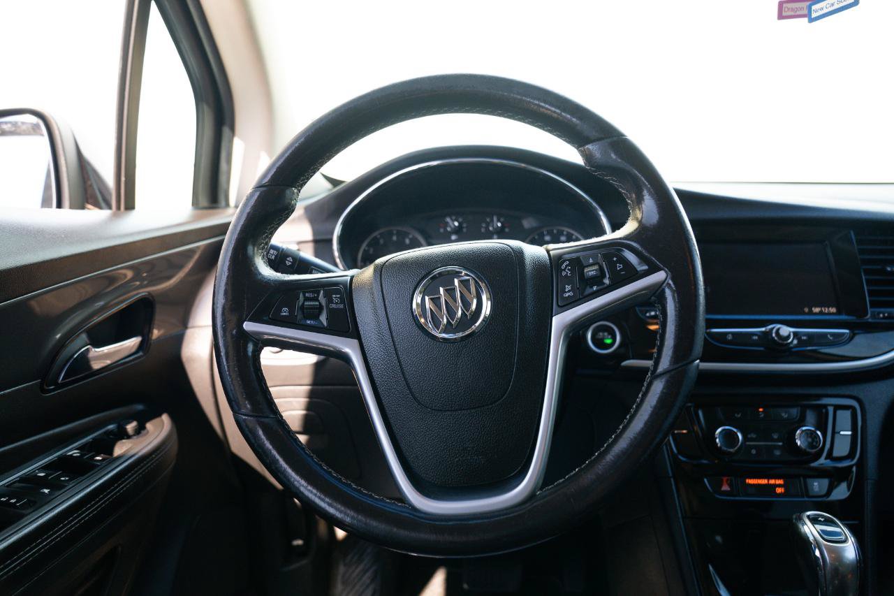 Used 2021 Buick Encore Preferred AWD/4WD image 29
