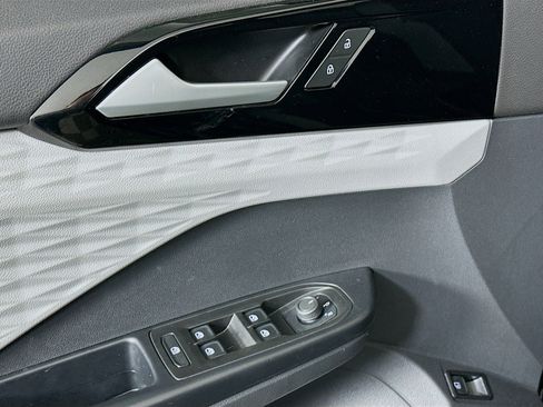 Used 2023 Volkswagen Taos S image 15