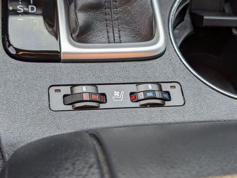 Used 2019 Toyota Highlander Limited image 21