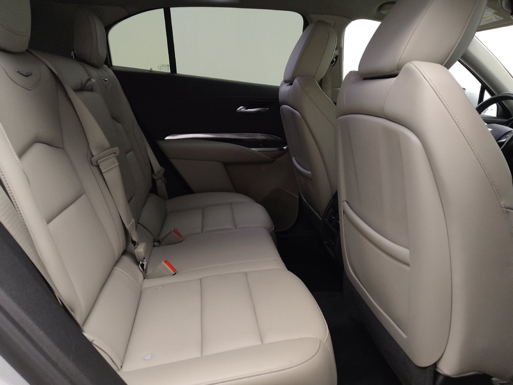 Used 2020 Cadillac XT4 Luxury w/ Cold Weather Package FWD image 19