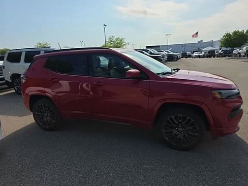 Used 2022 Jeep Compass Limited w/ (RED) Package AWD/4WD image 4