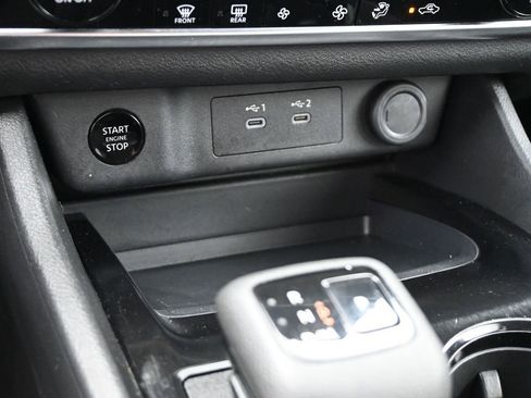 Used 2025 Nissan Rogue SV image 21